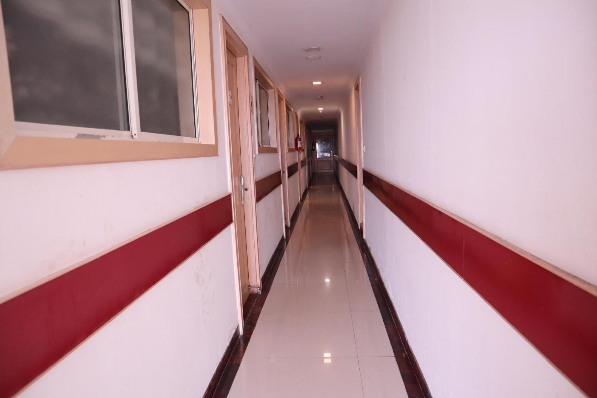 Sri Sai Ram Suites Bangalore Buitenkant foto