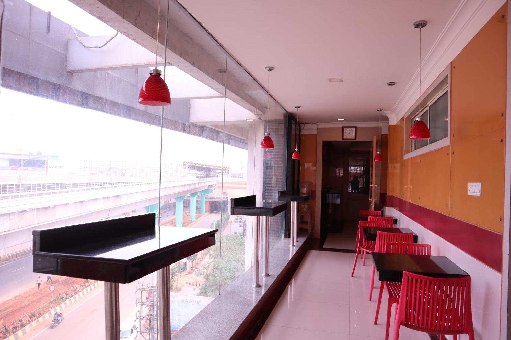 Sri Sai Ram Suites Bangalore Buitenkant foto
