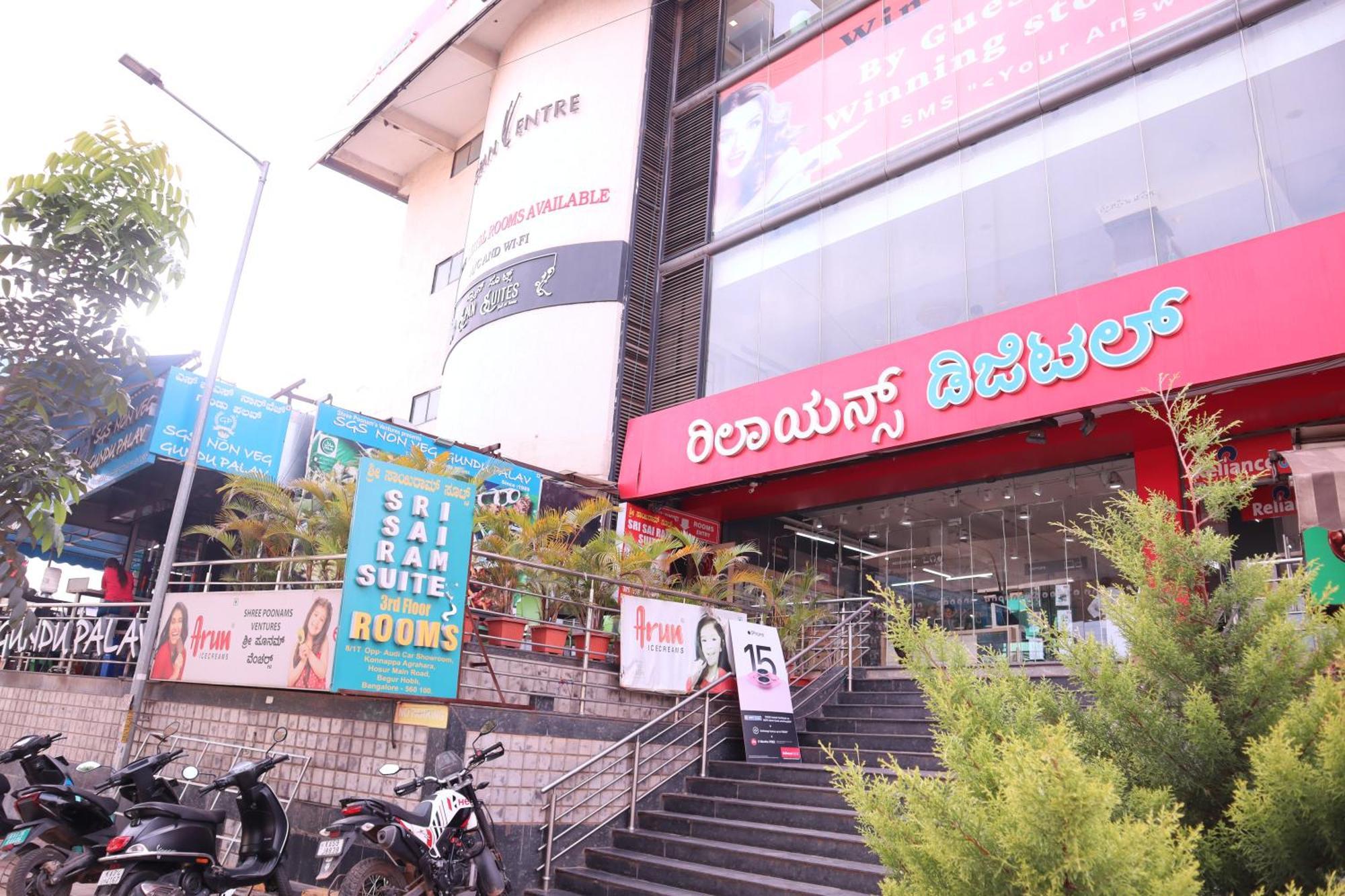Sri Sai Ram Suites Bangalore Buitenkant foto