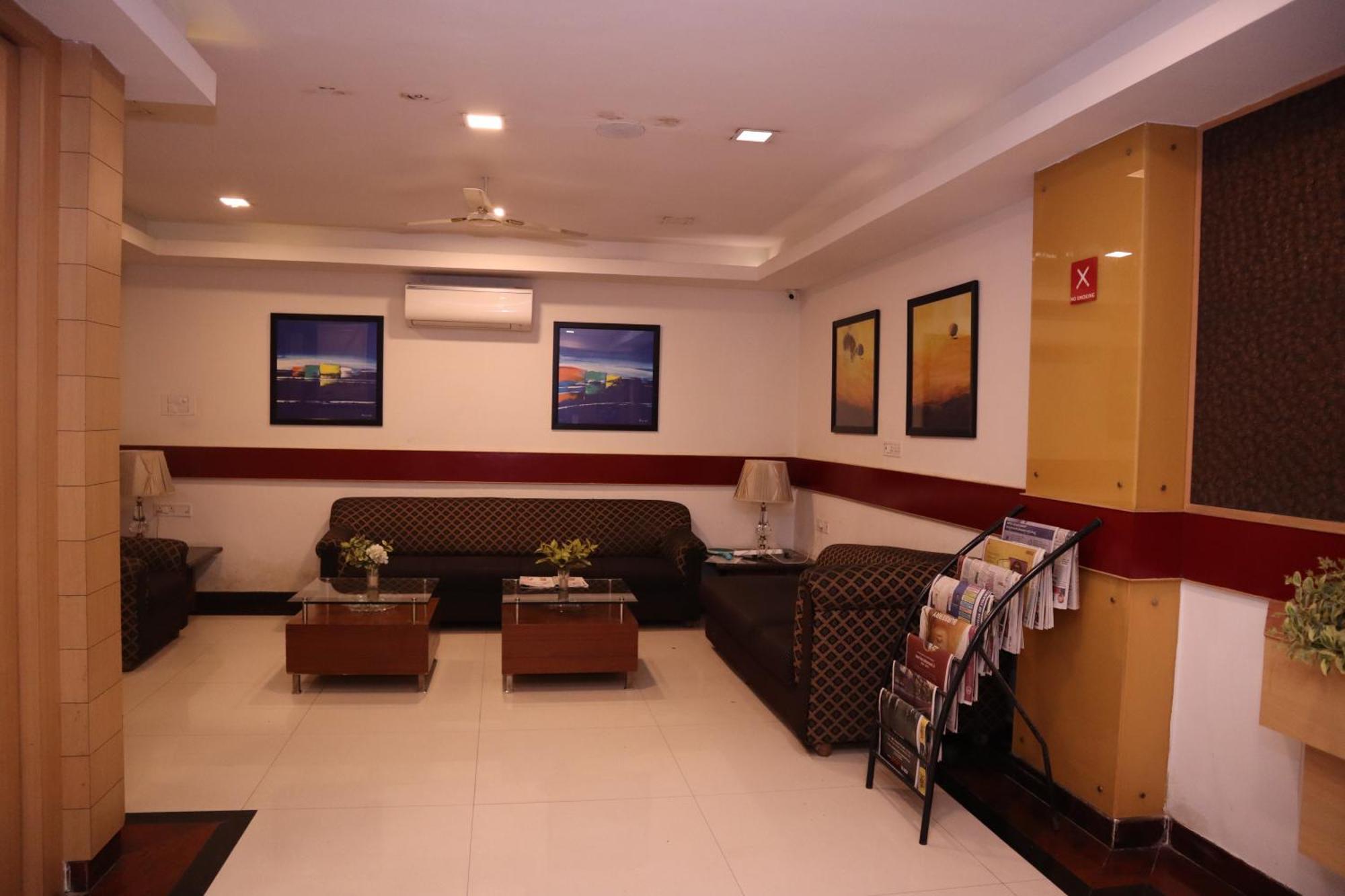 Sri Sai Ram Suites Bangalore Buitenkant foto