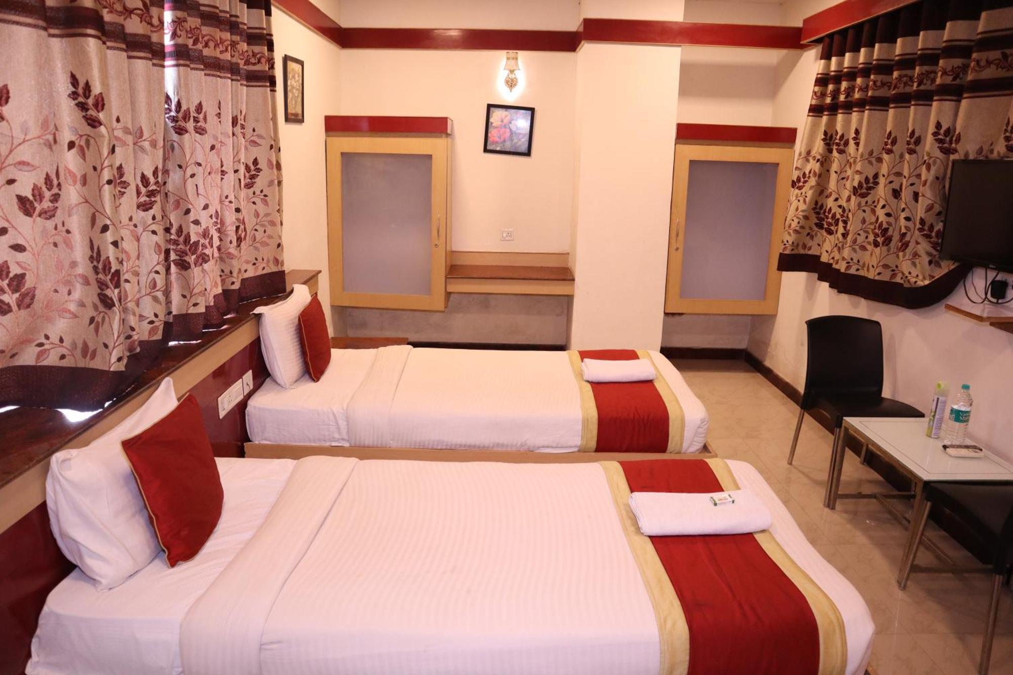 Sri Sai Ram Suites Bangalore Buitenkant foto